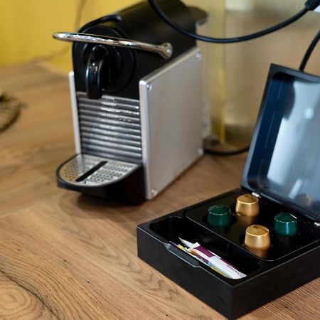 Capsule Premium Balneo & Home Cinema Βαλενσιέν Εξωτερικό φωτογραφία
