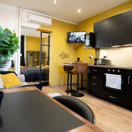 Capsule Premium Balneo & Home Cinema Βαλενσιέν Εξωτερικό φωτογραφία
