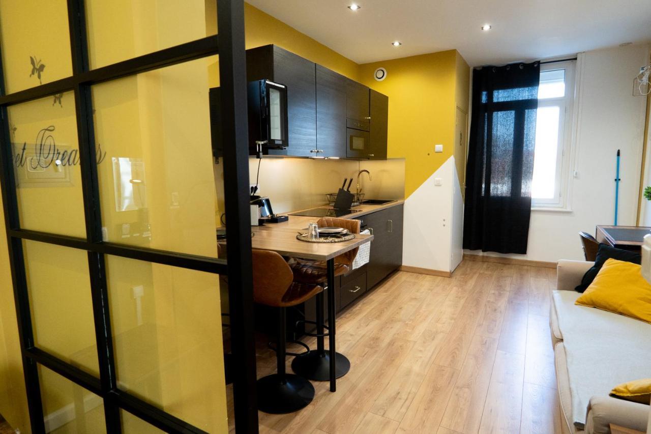 Capsule Premium Balneo & Home Cinema Βαλενσιέν Εξωτερικό φωτογραφία